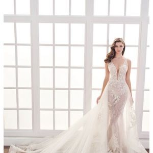 Martin thornburg wedding dress MTL402 finely plunging neckline